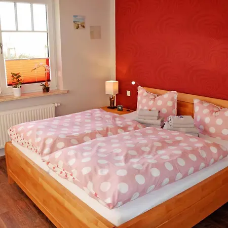 Ferienbungalow Mit Terrasse Und Seeblick In * Sellin (Rugen)